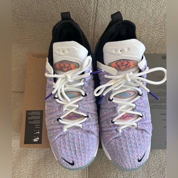 Nike LeBron 18 'Graffiti' - 8.5 Women’s or 7 Men’s - New w Box - CQ9283-900 - Picture 3 of 14